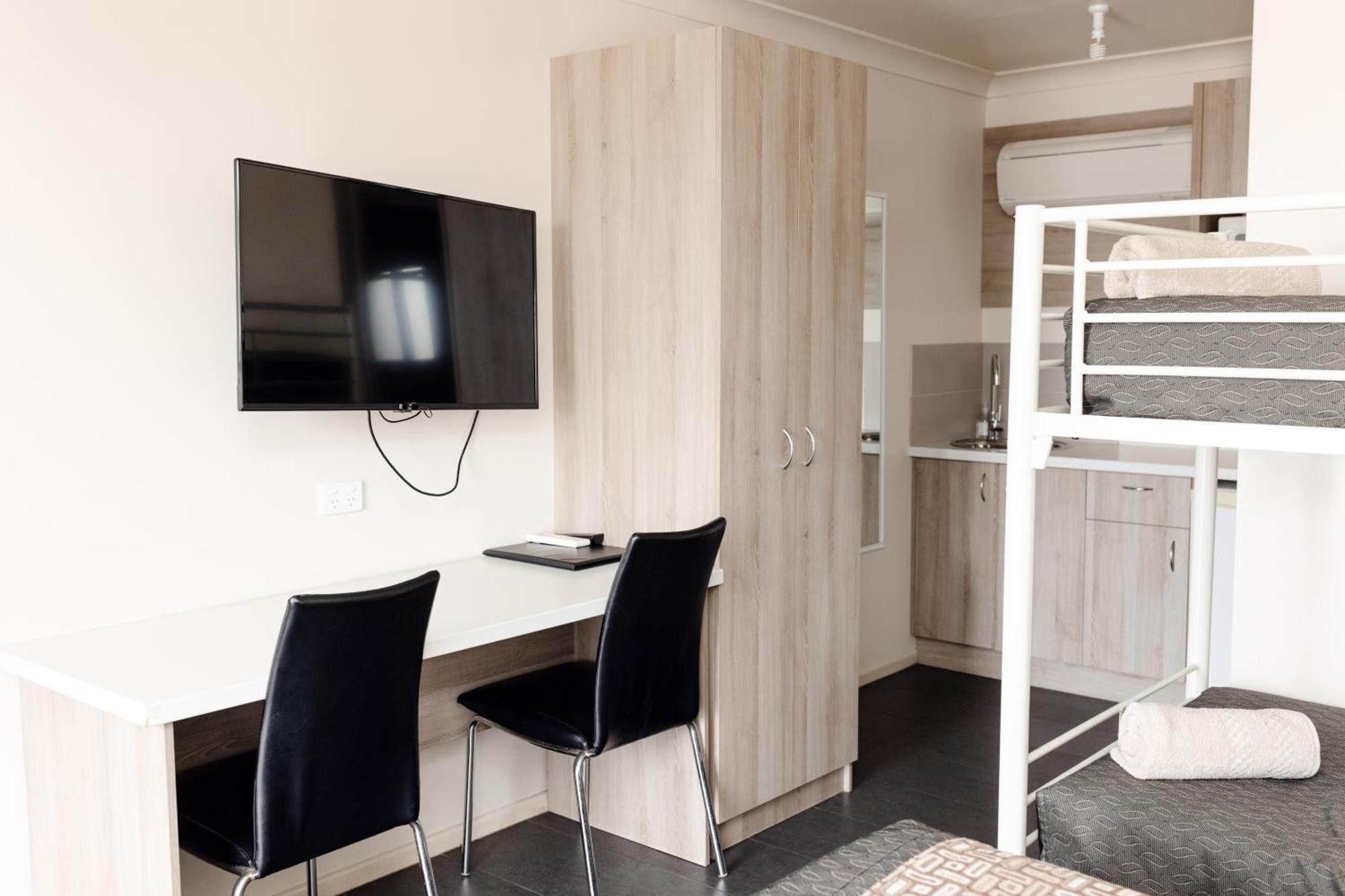 Starline Motor Inn Miles Esterno foto