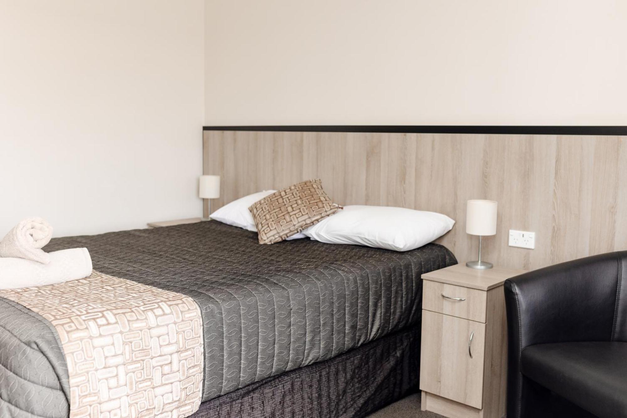 Starline Motor Inn Miles Esterno foto