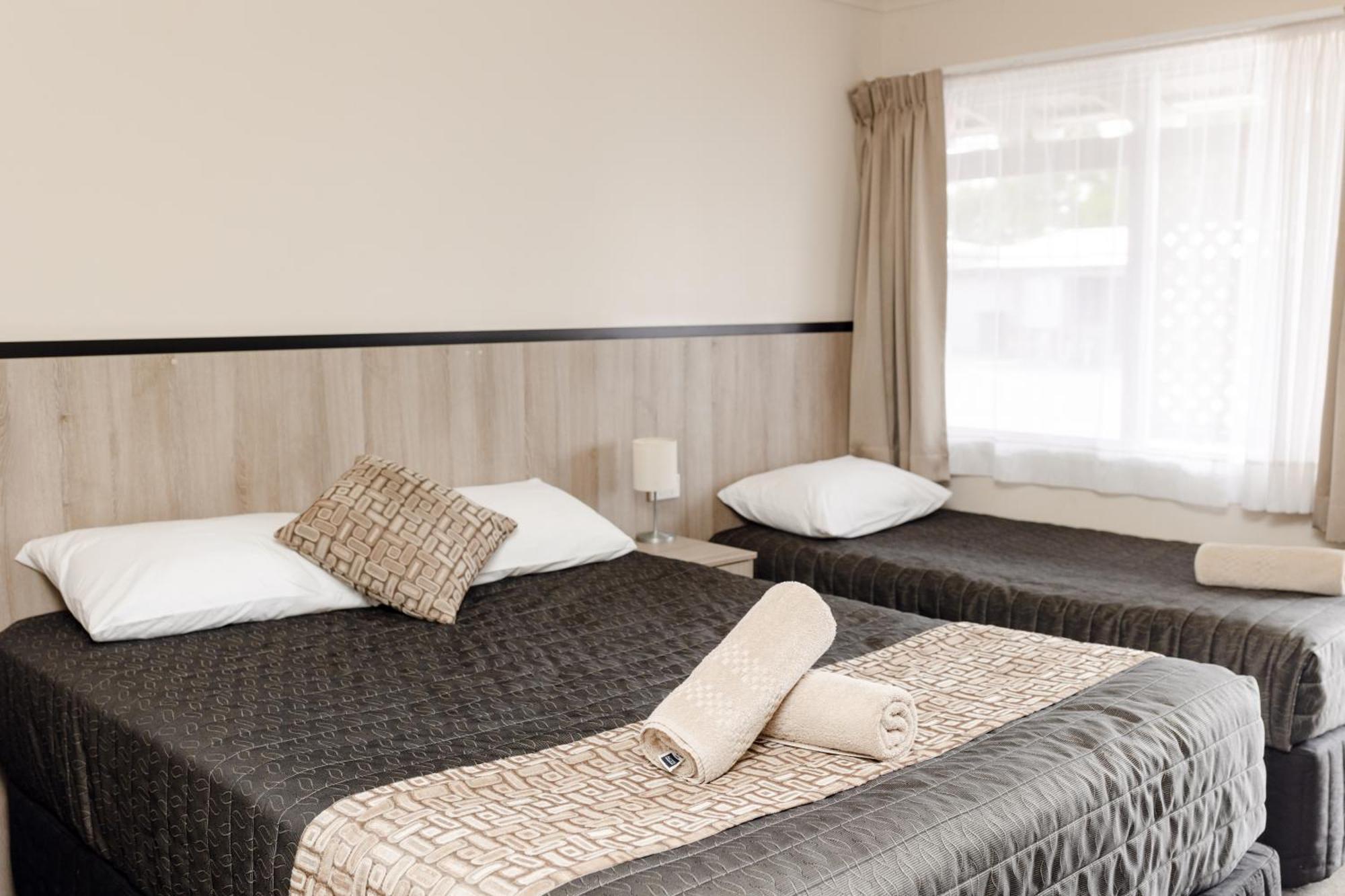 Starline Motor Inn Miles Esterno foto